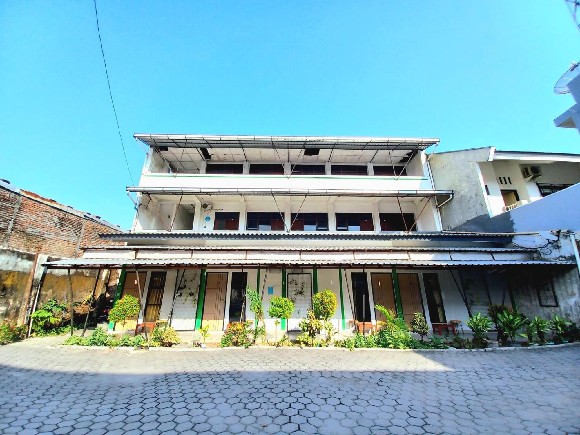 Hotel Jogja Kili Suci By Simply Homy Γιογκιακάρτα Εξωτερικό φωτογραφία
